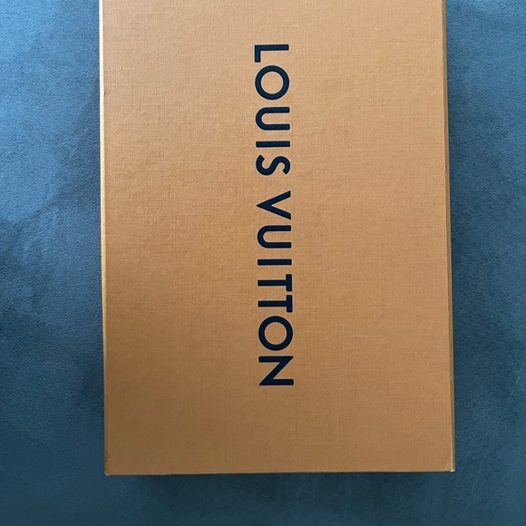 Louis Vuitton TOILETRY POUCH 26 - Picture 2 of 9